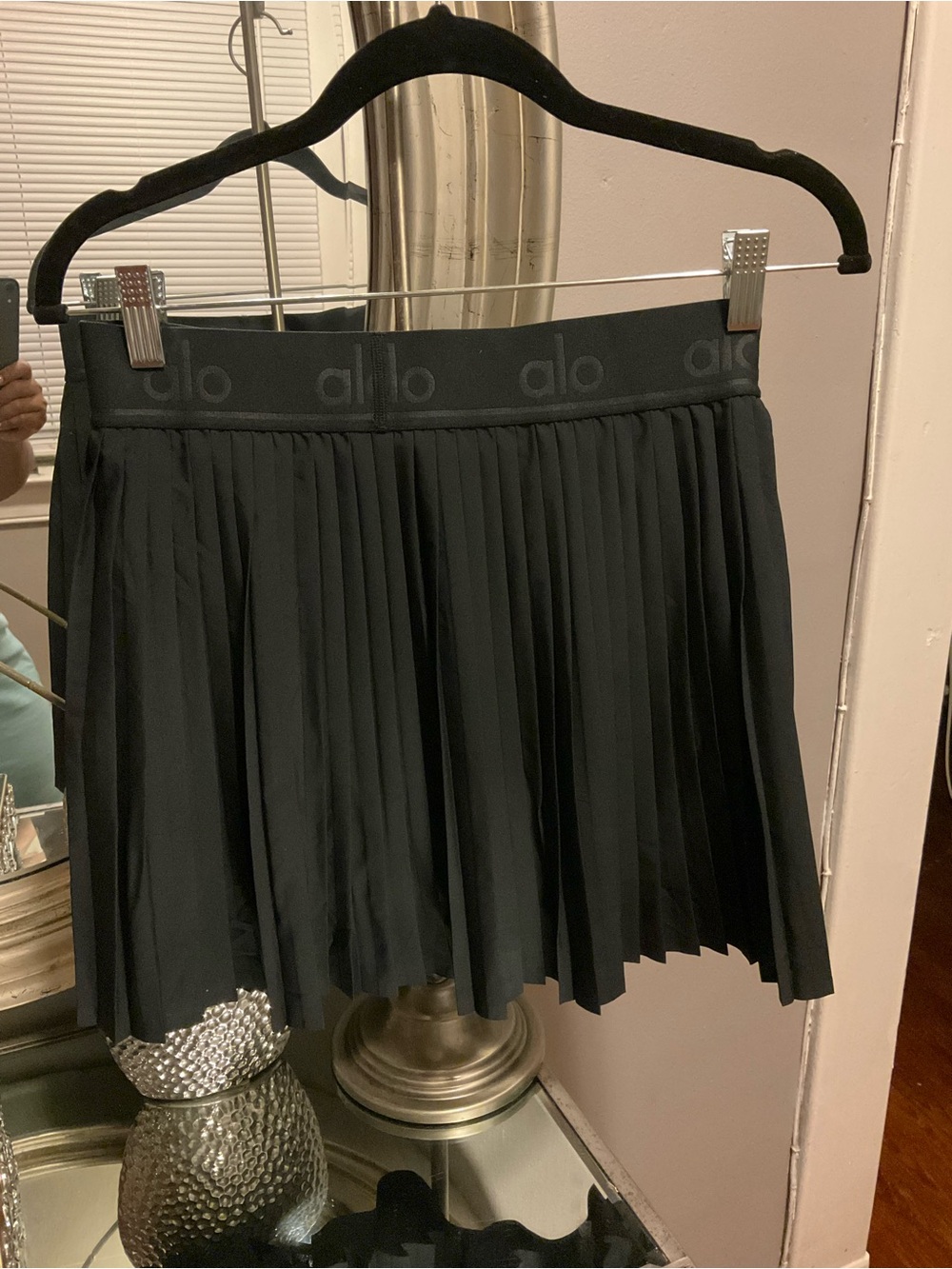 ALO Yoga Black Pleated Athletic Skirt - Picture 3 of 12